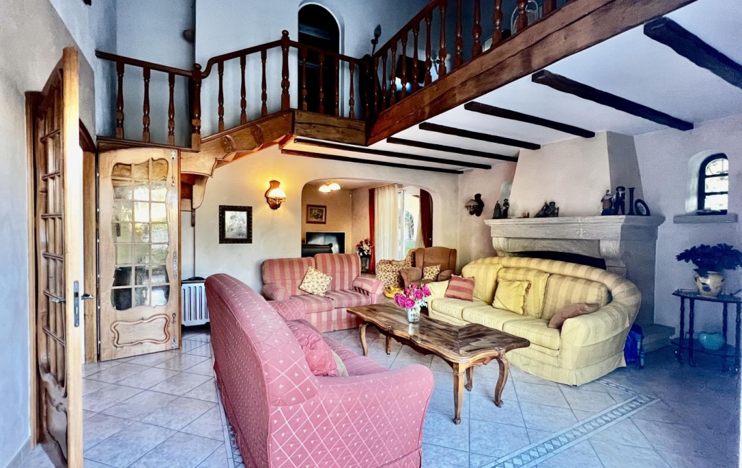 Annonces ARLES : Maison / Villa | ARLES (13200) | 300 m2 | 699 000 &euro; 