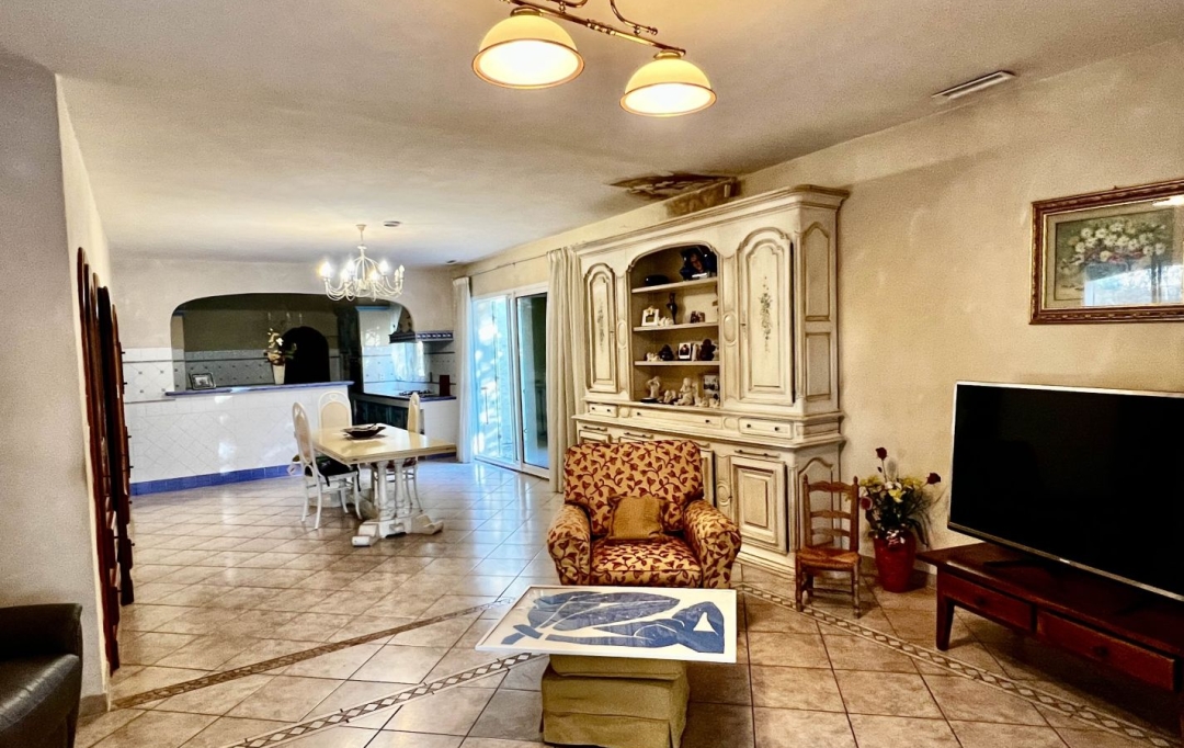 Annonces ARLES : Maison / Villa | ARLES (13200) | 300 m2 | 699 000 &euro; 
