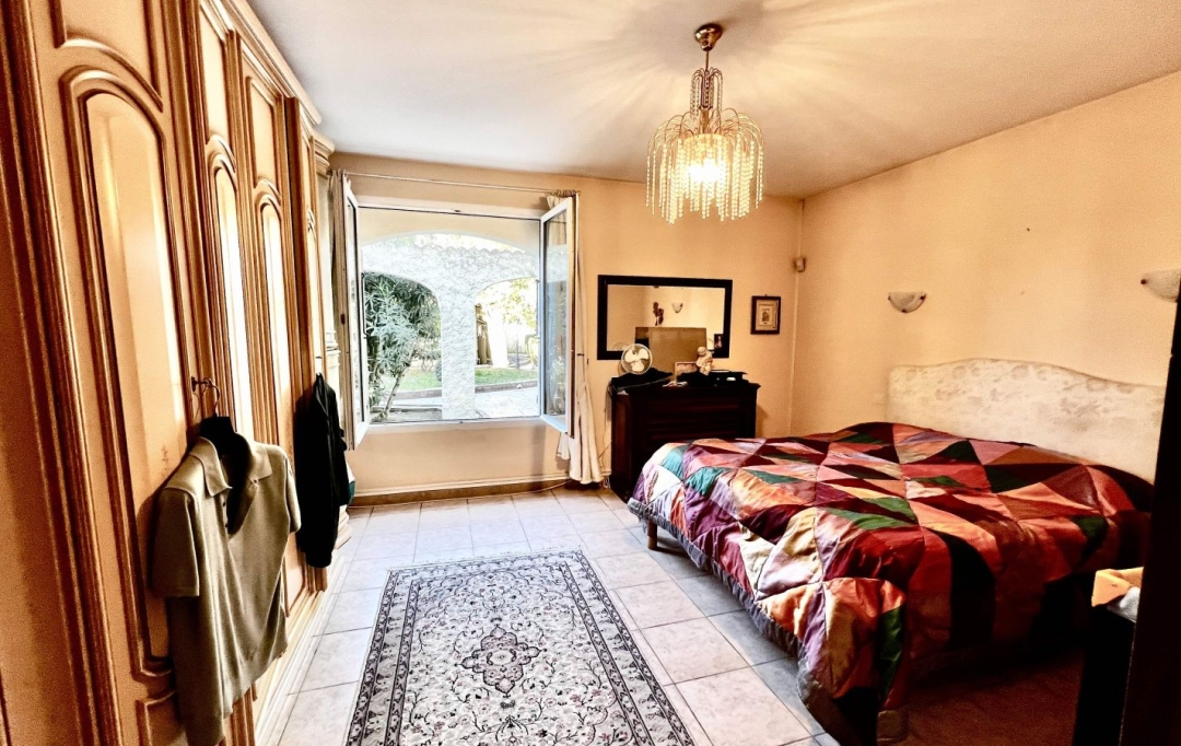 Annonces ARLES : Maison / Villa | ARLES (13200) | 300 m2 | 699 000 &euro; 