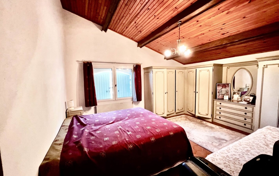 Annonces ARLES : Maison / Villa | ARLES (13200) | 300 m2 | 699 000 &euro; 